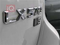 لێکزس LX